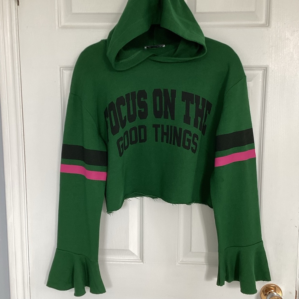 ZARA Trafaluc Bell Sleeve Cropped Hoodie M